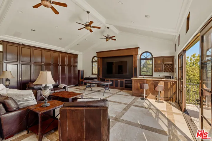 2374 Earls Court, Los Angeles, California 90077