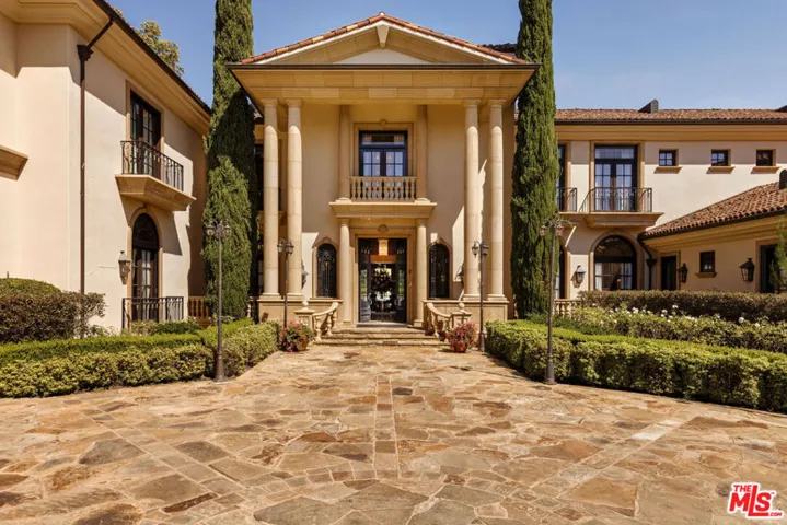 2374 Earls Court, Los Angeles, California 90077