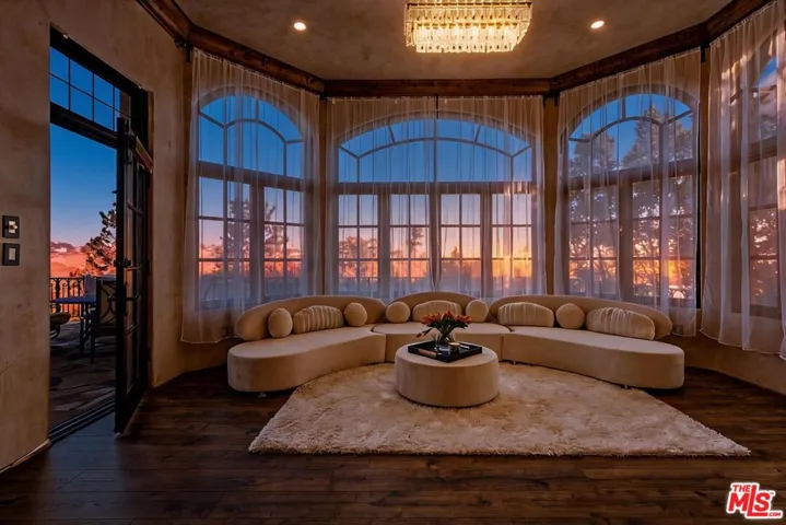 2374 Earls Court, Los Angeles, California 90077