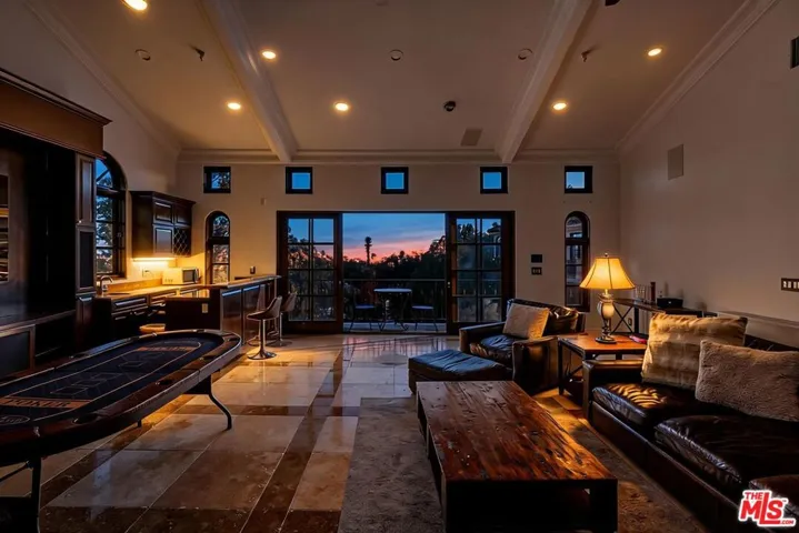2374 Earls Court, Los Angeles, California 90077