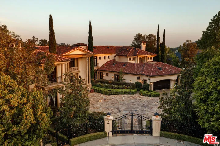 2374 Earls Court, Los Angeles, California 90077