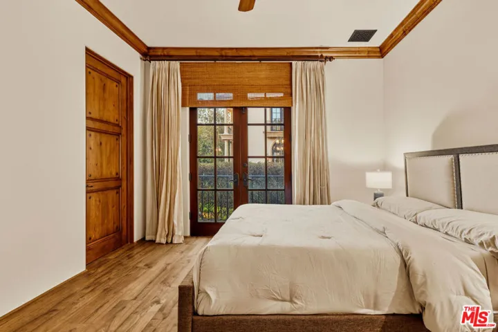 2374 Earls Court, Los Angeles, California 90077