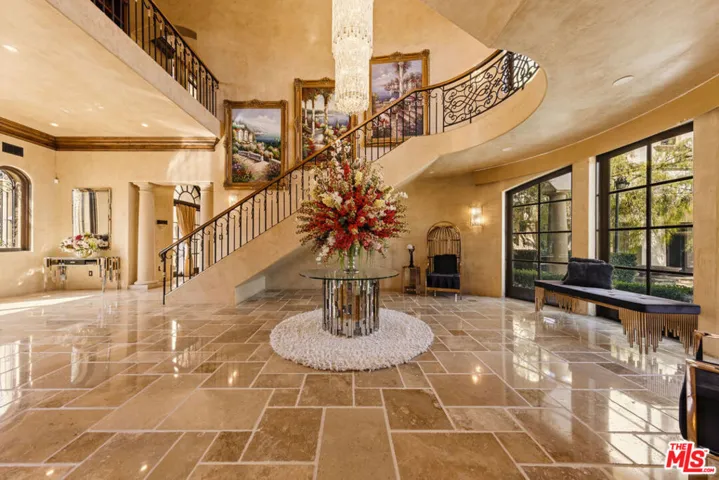 2374 Earls Court, Los Angeles, California 90077