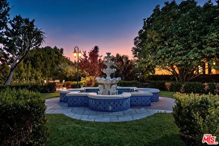 2374 Earls Court, Los Angeles, California 90077
