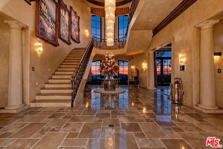 2374 Earls Court, Los Angeles, California 90077