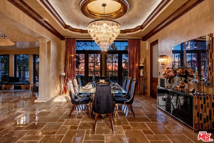 2374 Earls Court, Los Angeles, California 90077