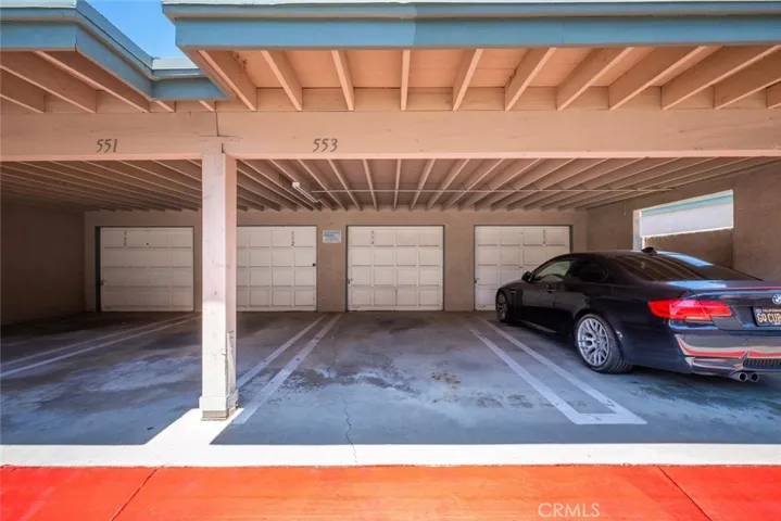 1 Garage, 1 carport