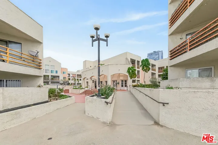 1118 Valencia Street 310, Los Angeles, California 90015