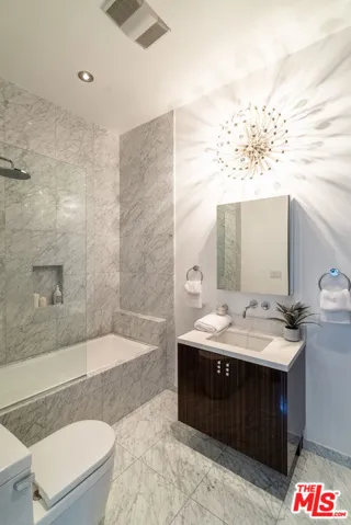 710 N Orlando Avenue 201, West Hollywood, California 90069
