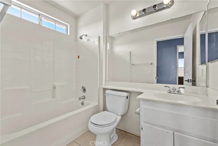 13806 Salado, Victorville, California 92392