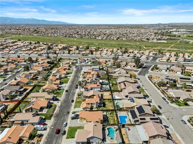 13806 Salado, Victorville, California 92392