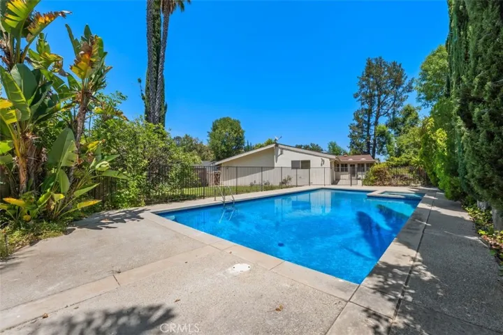 4500 Callada Place, Tarzana, California 91356