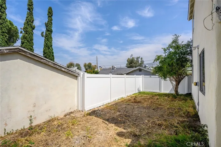 10227 Helendale Avenue, Tujunga, California 91042