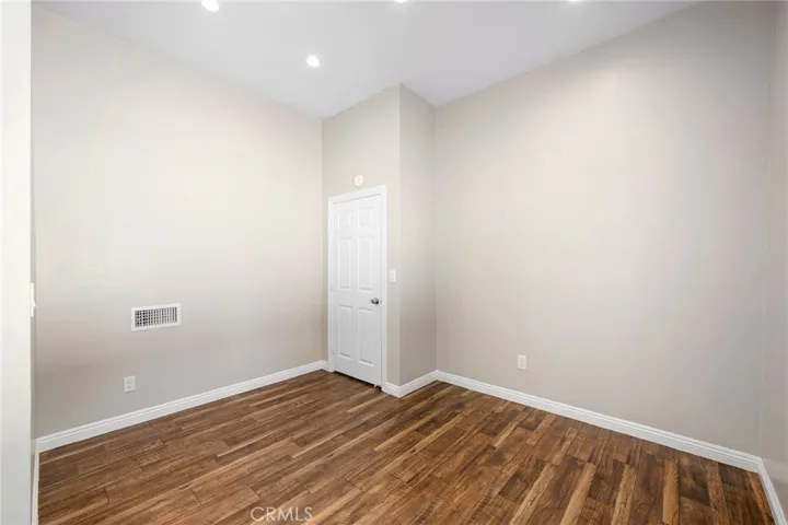 10227 Helendale Avenue, Tujunga, California 91042