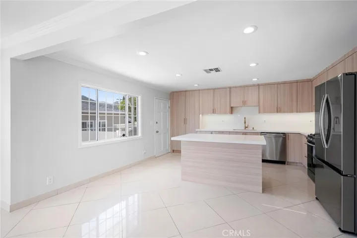 10227 Helendale Avenue, Tujunga, California 91042