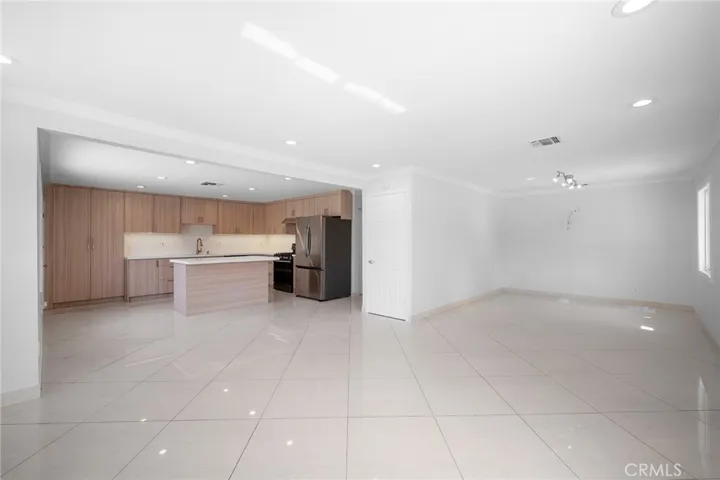 10227 Helendale Avenue, Tujunga, California 91042