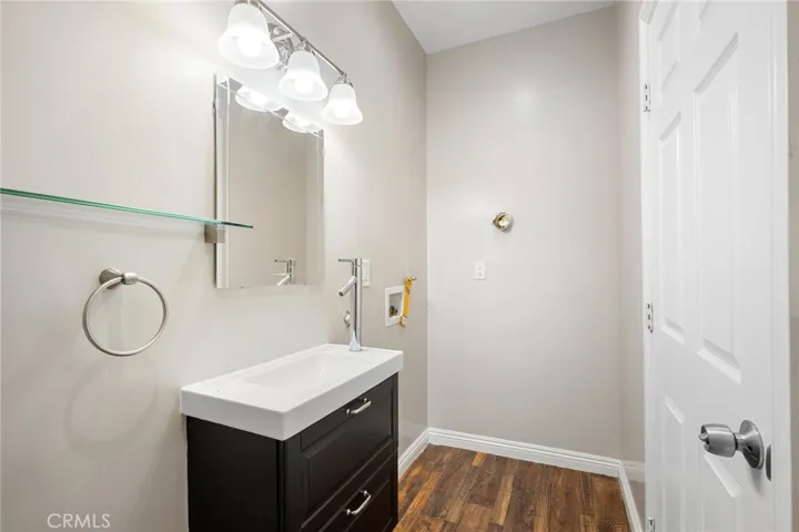 10227 Helendale Avenue, Tujunga, California 91042