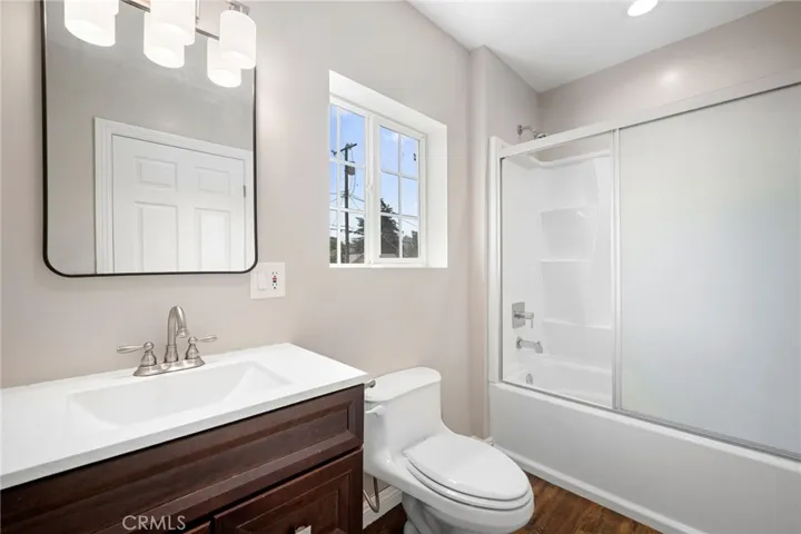 10227 Helendale Avenue, Tujunga, California 91042