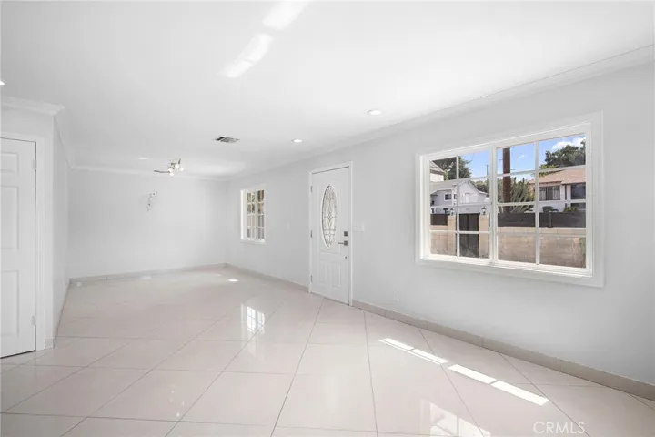 10227 Helendale Avenue, Tujunga, California 91042