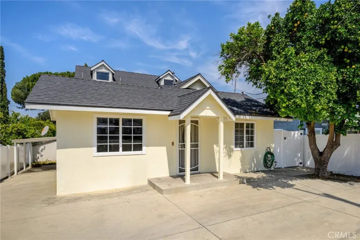 10227 Helendale Avenue, Tujunga, California 91042