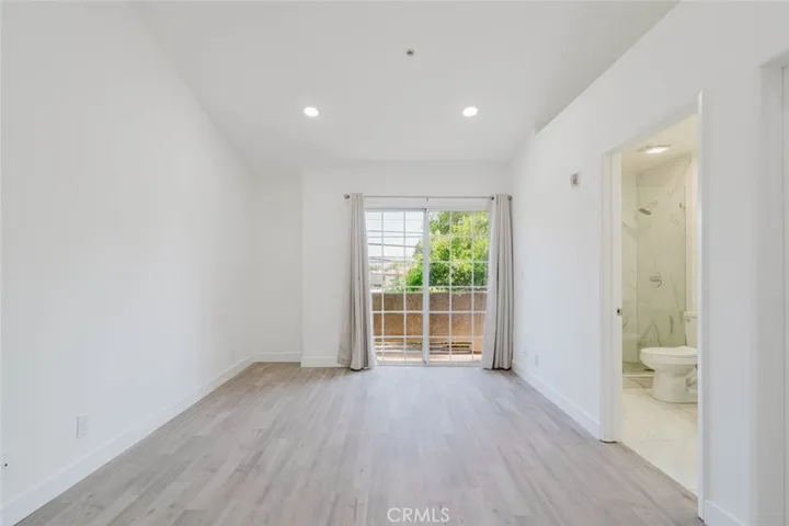 18347 Saticoy Street 26, Reseda, California 91335