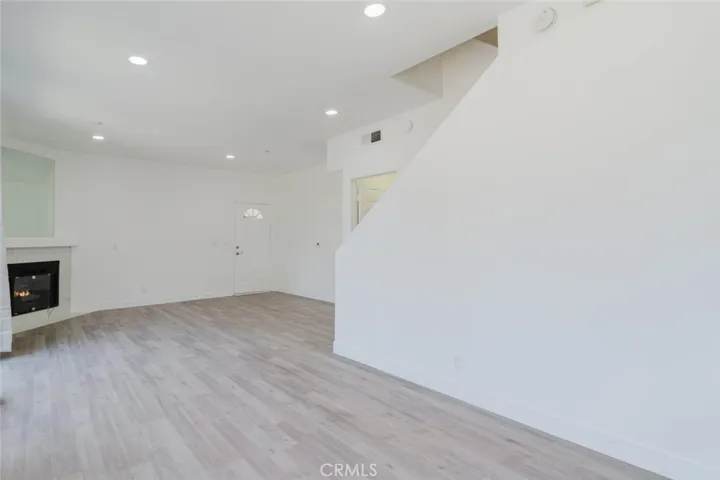 18347 Saticoy Street 26, Reseda, California 91335