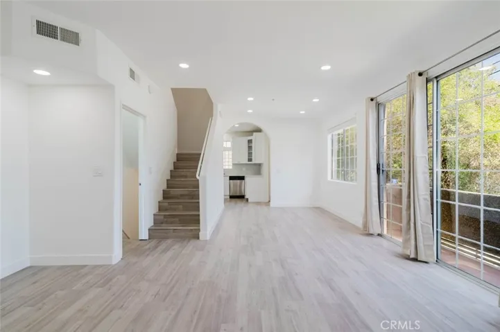 18347 Saticoy Street 26, Reseda, California 91335