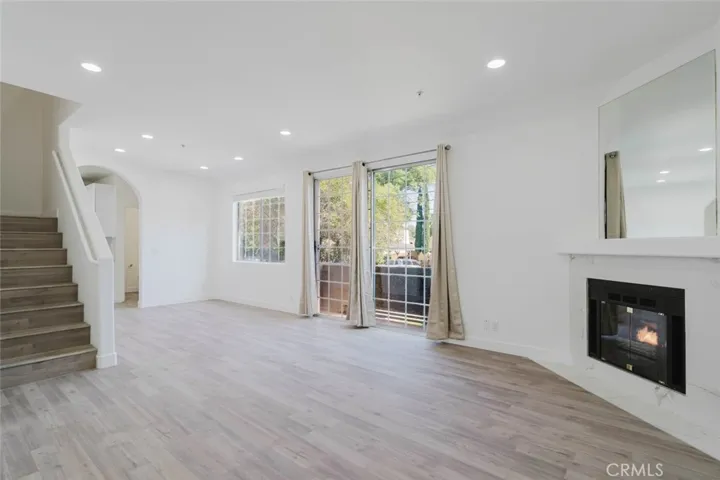 18347 Saticoy Street 26, Reseda, California 91335