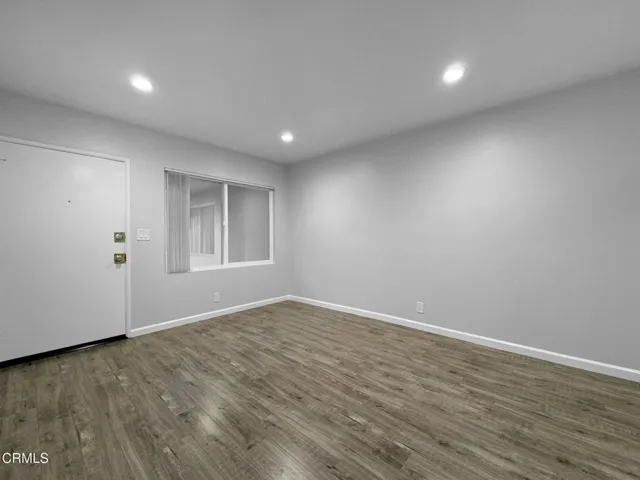 720 Mountain 12A living room