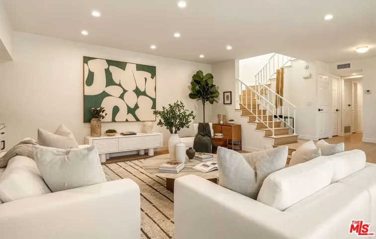 13082 Mindanao Way 54, Marina Del Rey, California 90292