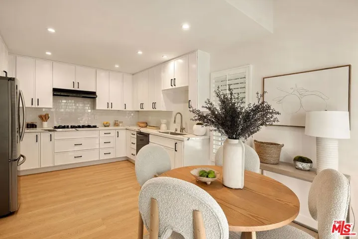 13082 Mindanao Way 54, Marina Del Rey, California 90292