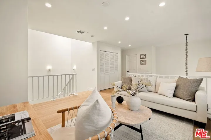 13082 Mindanao Way 54, Marina Del Rey, California 90292
