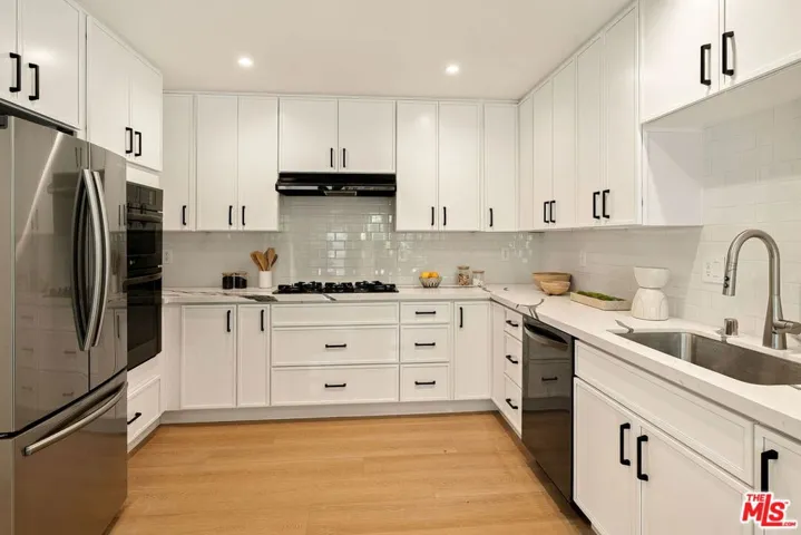 13082 Mindanao Way 54, Marina Del Rey, California 90292