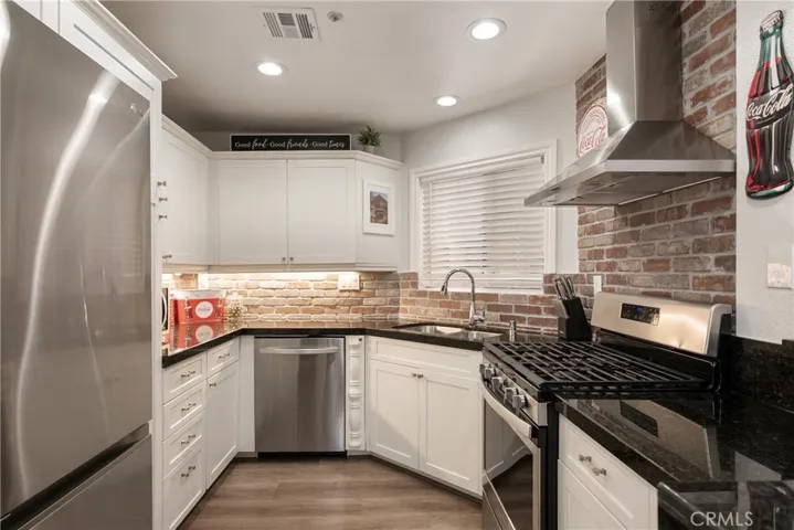 2941 Via Milano 108, Corona, California 92879