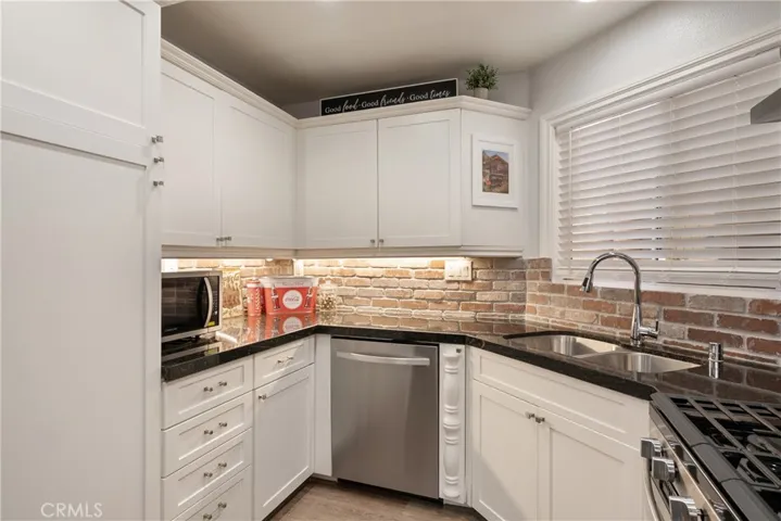 2941 Via Milano 108, Corona, California 92879