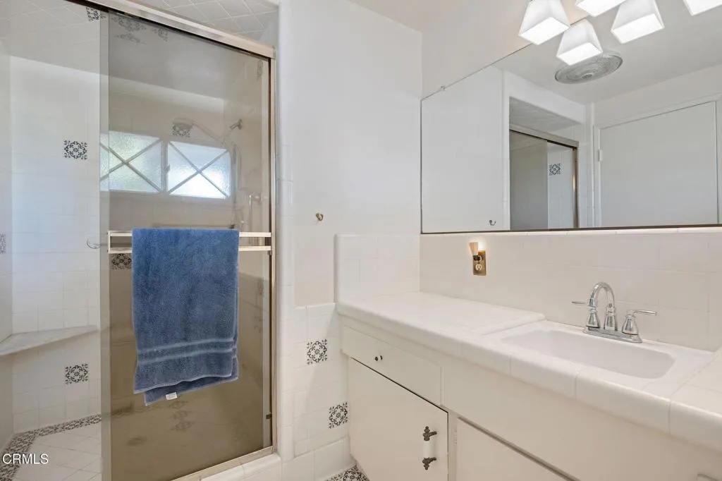 20 - Primary Bathroom