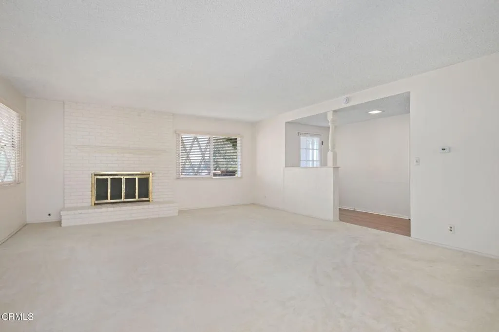 10 - Living Room