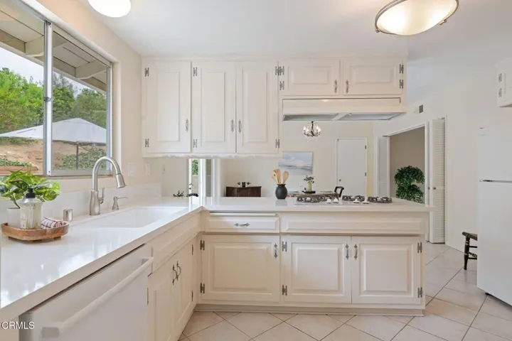 08-Kitchen