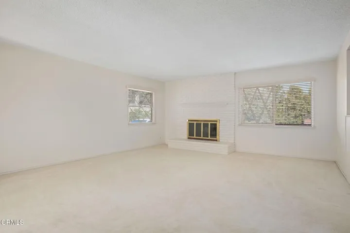 09 - Living Room