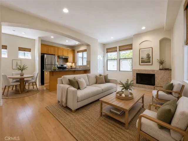 VIRTUAL STAGING - LIVING ROOM
