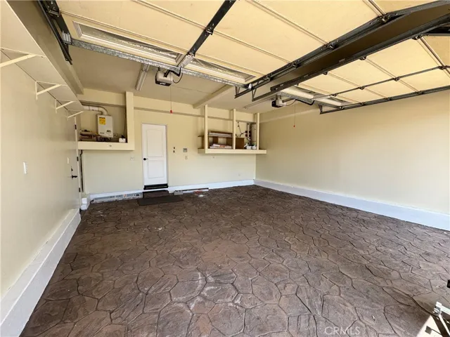2 CAR GARAGE