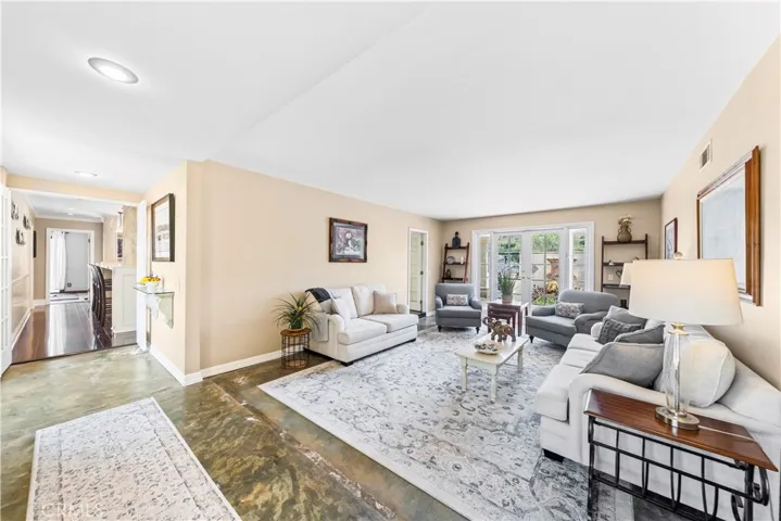 19631 Country Haven, Santa Ana, California 92705