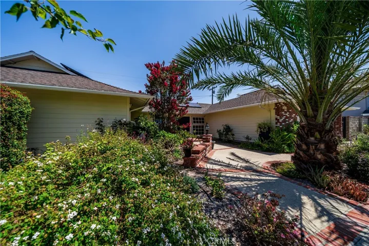 19631 Country Haven, Santa Ana, California 92705