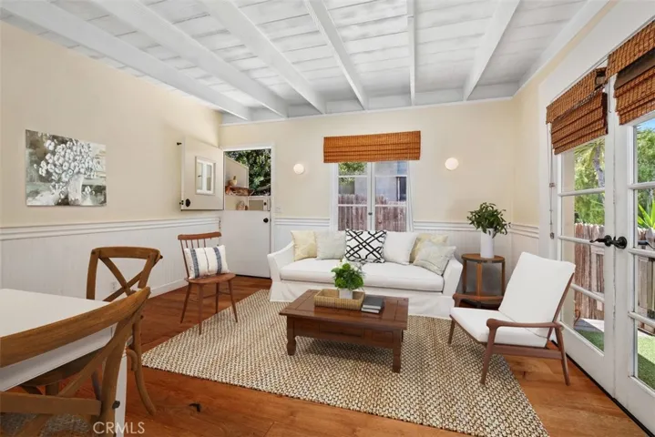 This image has been virtually staged. Furniture, décor, and other items have been added digitally and do not exist in the property.
