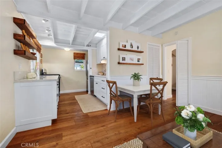 This image has been virtually staged. Furniture, décor, and other items have been added digitally and do not exist in the property.