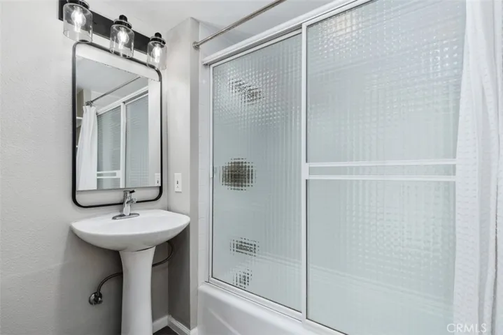 Downstairs guest bathroom