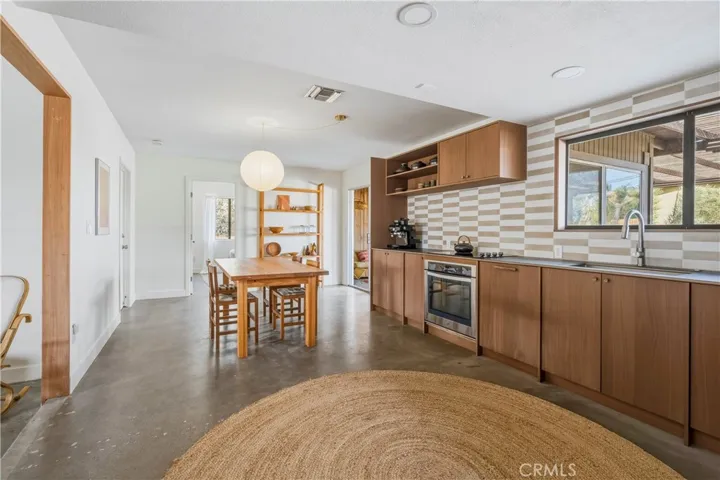6381 Airway Avenue, Yucca Valley, California 92284