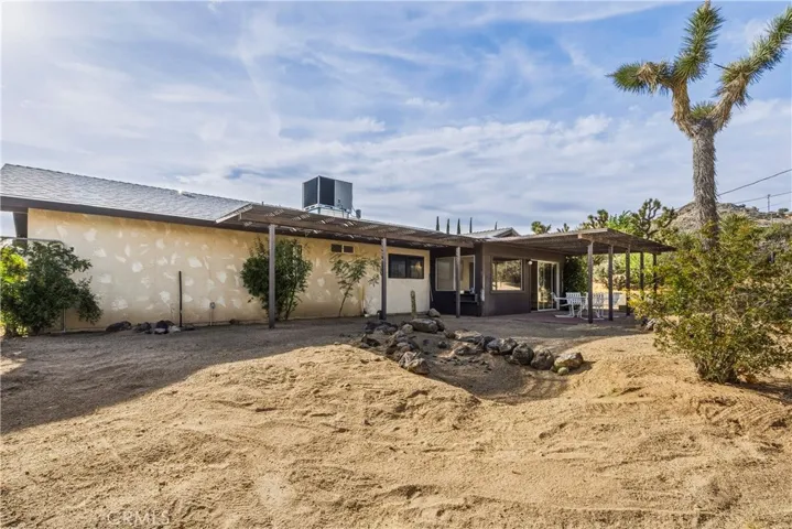 6381 Airway Avenue, Yucca Valley, California 92284