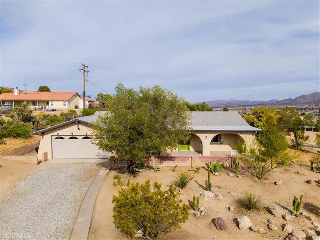 6381 Airway Avenue, Yucca Valley, California 92284