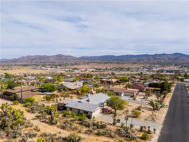 6381 Airway Avenue, Yucca Valley, California 92284